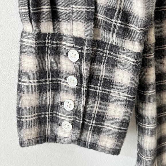 3/$20🌻J Crew 100% Cotton Gray Plaid Flannel Tunic Top - Picture 13 of 16